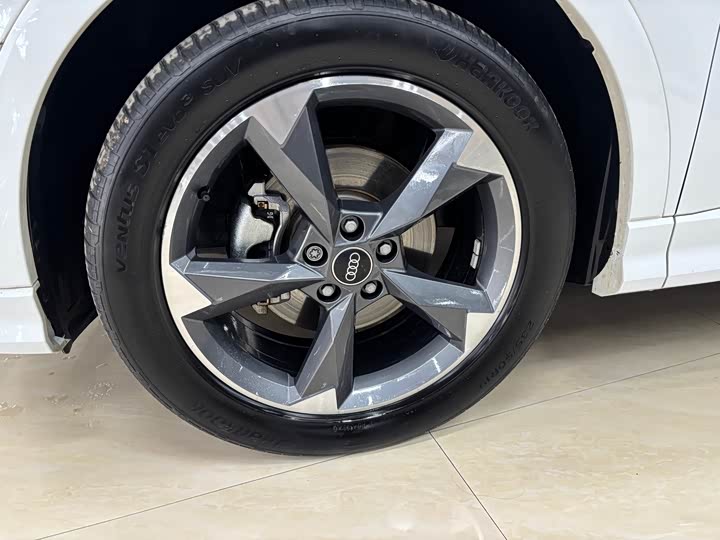 Фото 3 - Audi Q3