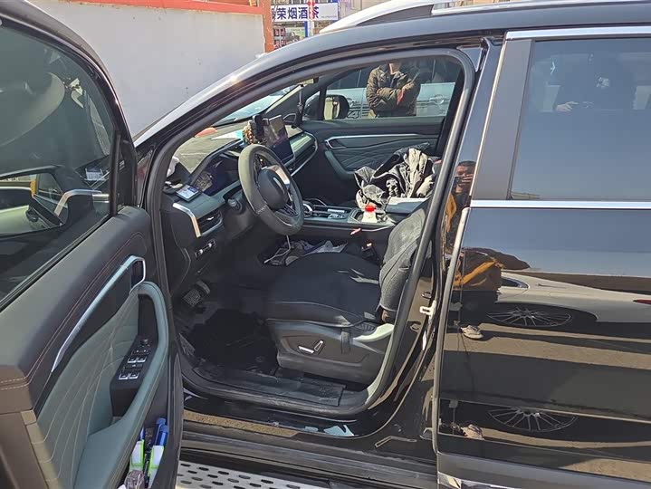 Фото 9 - Geely Okavango L