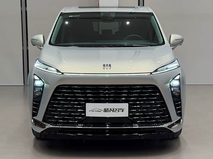 Photo 2 - Buick GL8 ES