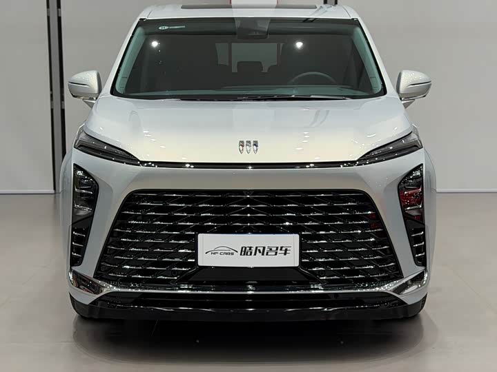 Photo 3 - Buick GL8 ES