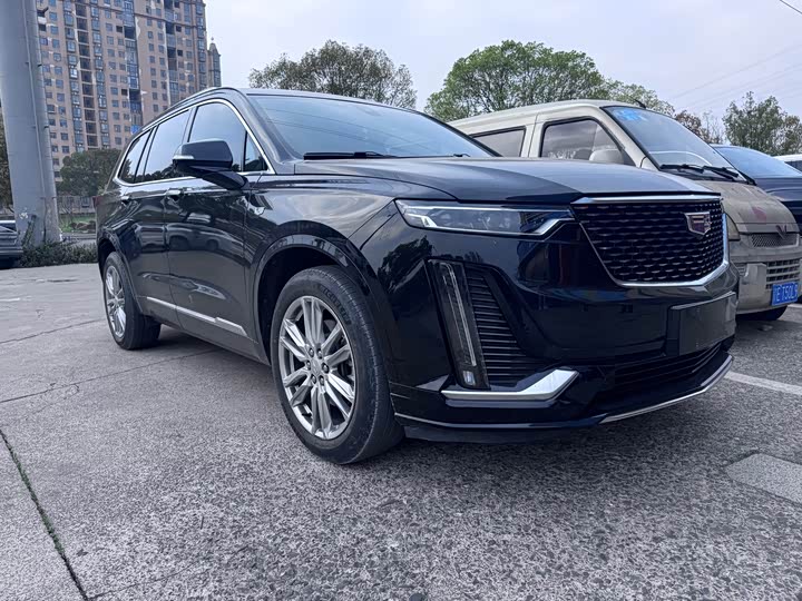 Photo 3 - Cadillac XT6