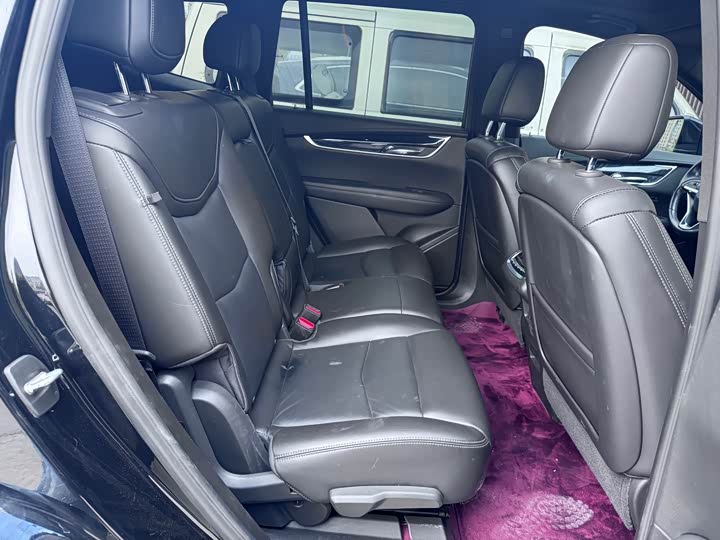 Photo 6 - Cadillac XT6