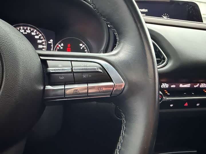 Photo 9 - Mazda CX-30