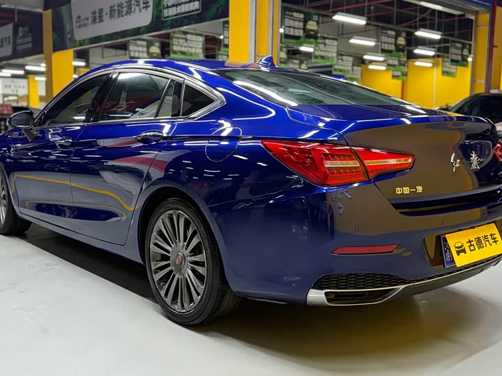 Фото 7 - Hongqi H5