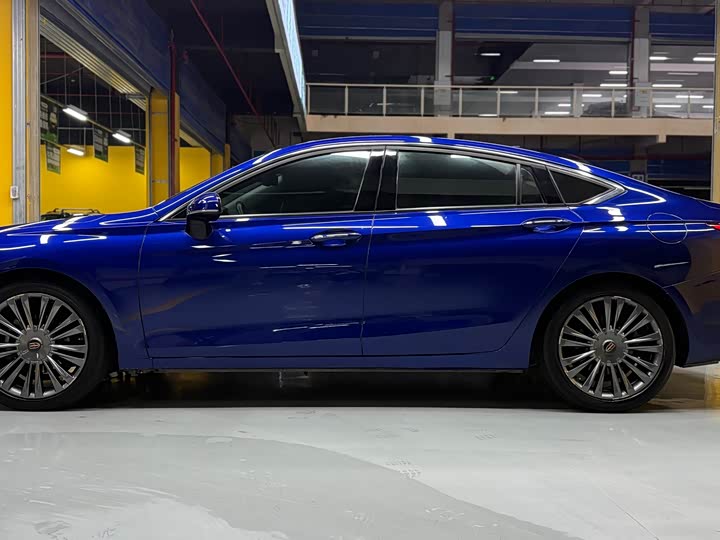 Фото 8 - Hongqi H5