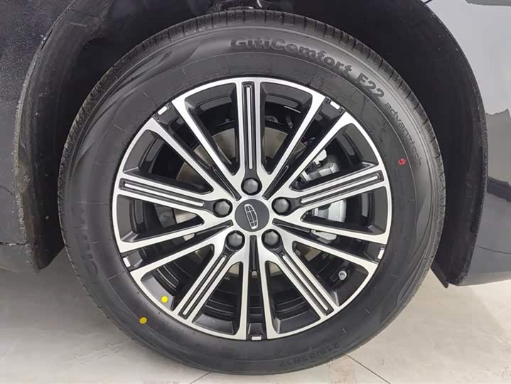 Фото 6 - Geely Preface