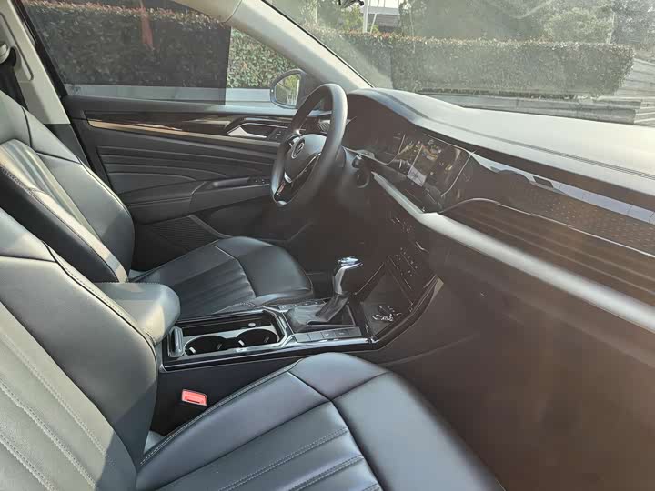 Фото 7 - Volkswagen Passat
