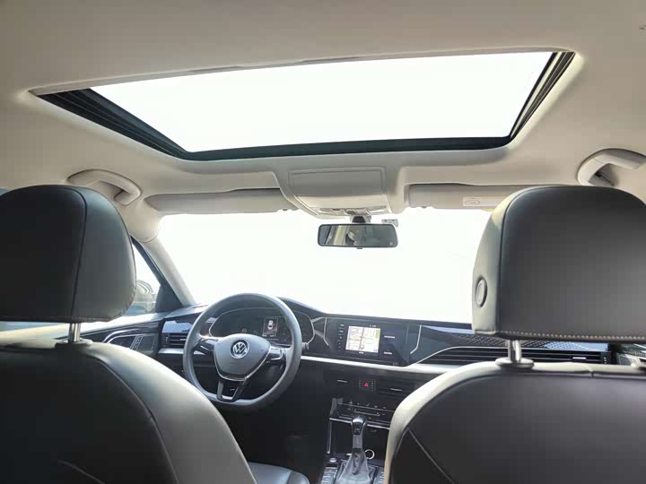 Фото 8 - Volkswagen Passat