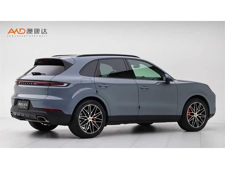 Photo 3 - Porsche Cayenne
