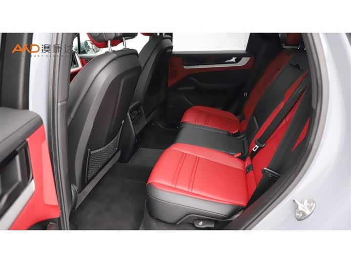 Photo 7 - Porsche Cayenne