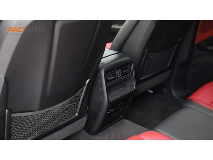 Photo 9 - Porsche Cayenne