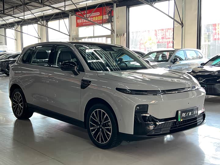 Photo 3 - Leapmotor B10