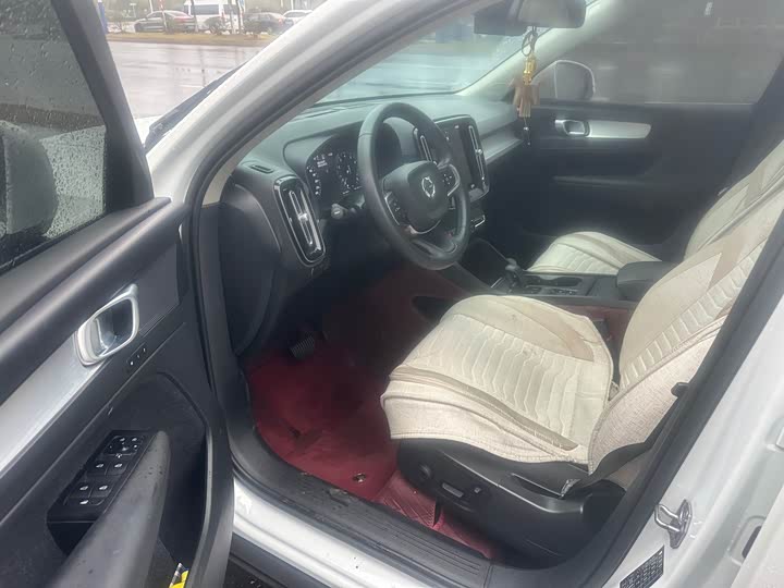 Photo 7 - Volvo XC40