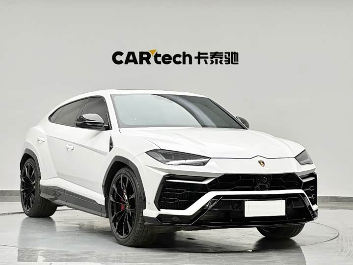 Фото 3 - Lamborghini Urus