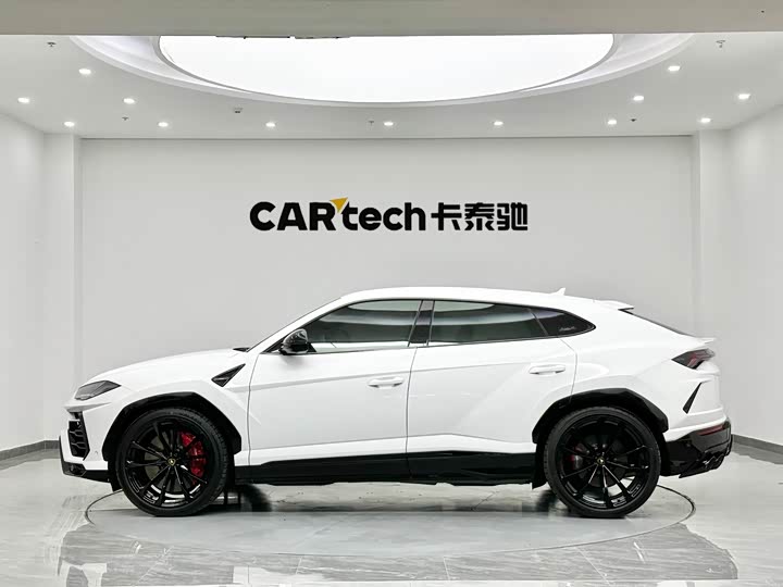 Фото 5 - Lamborghini Urus