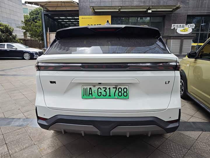 Фото 4 - Geely Galaxy L7