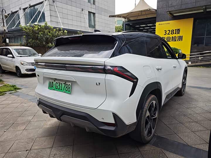 Фото 5 - Geely Galaxy L7