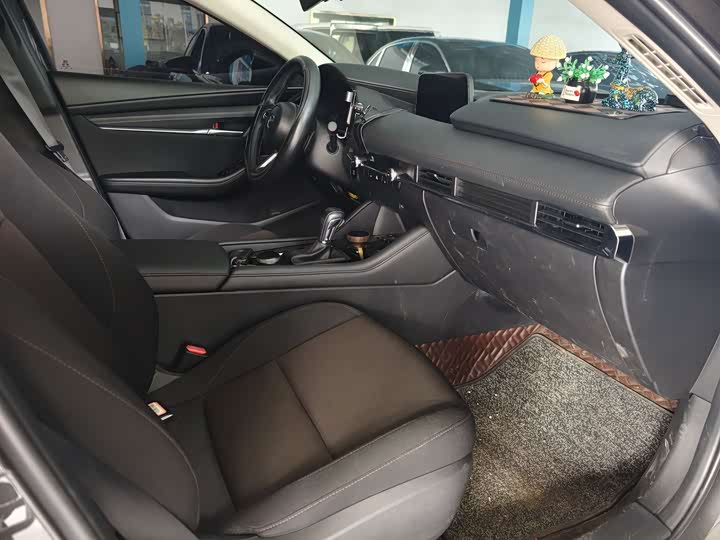 Photo 8 - Mazda 3 (Axela)