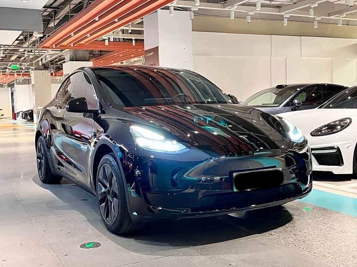 Фото 3 - Tesla Model Y