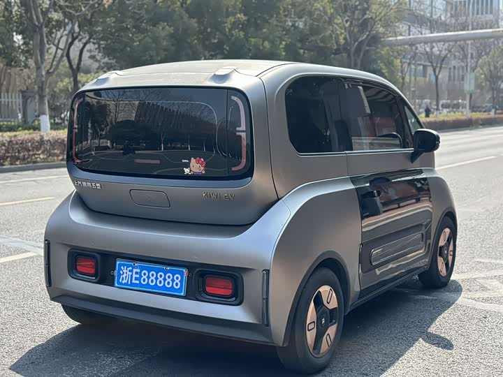 Photo 4 - Baojun KiWi EV