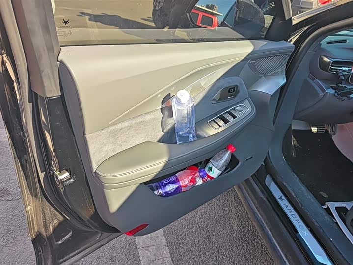 Photo 7 - BAIC Arcfox Alpha S