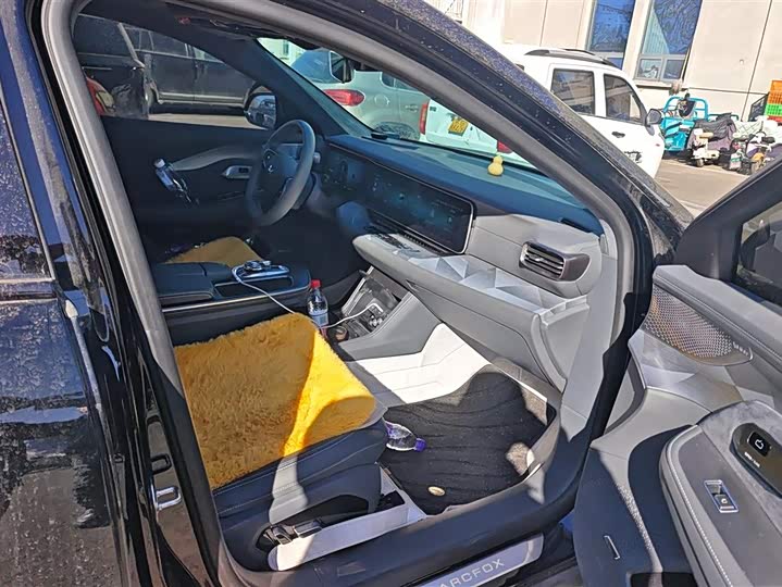 Photo 8 - BAIC Arcfox Alpha S