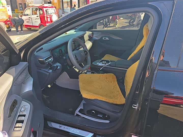 Photo 9 - BAIC Arcfox Alpha S