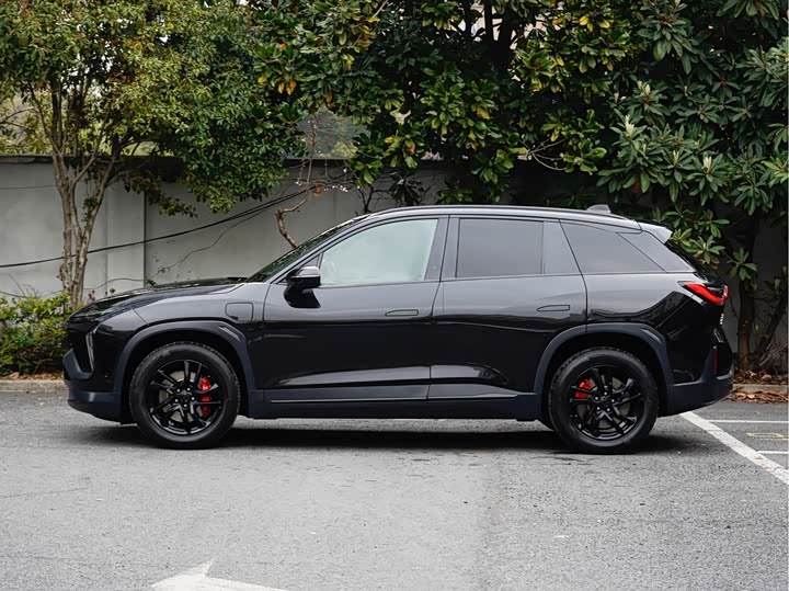 Фото 3 - Nio ES6