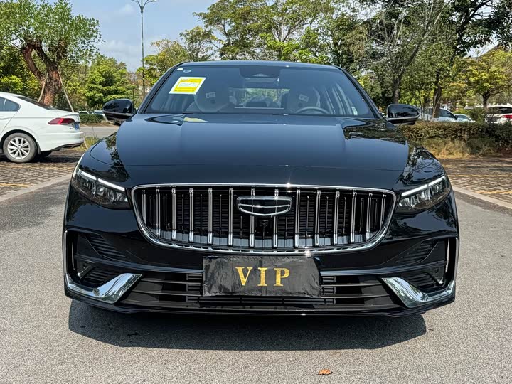 Фото 1 - Geely Preface