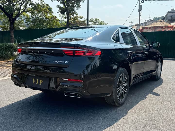 Фото 6 - Geely Preface