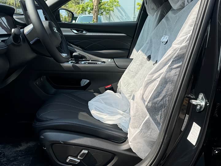 Фото 8 - Geely Preface