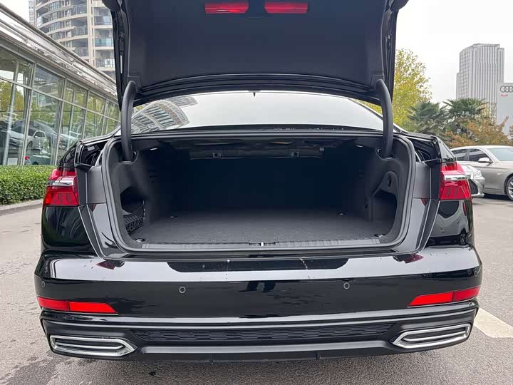 Photo 8 - Audi A6L Hybrid