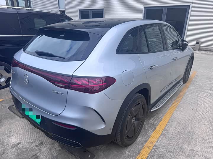 Photo 4 - Mercedes-Benz EQE SUV