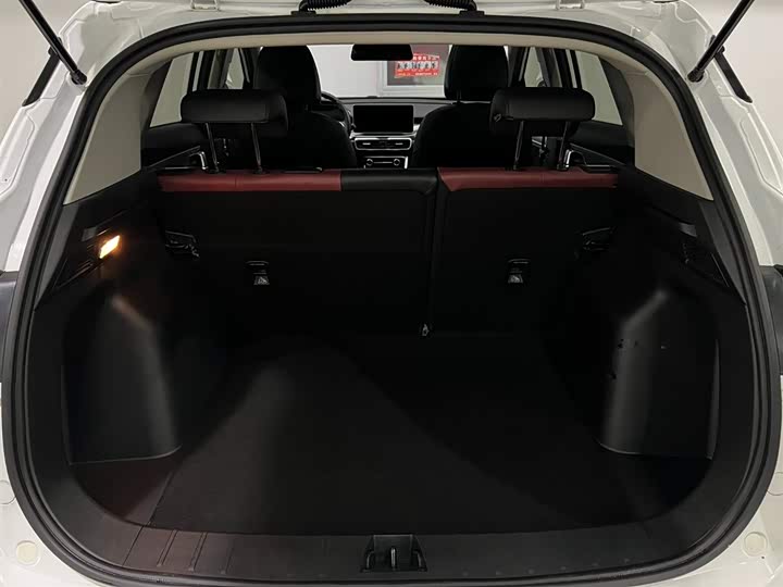 Фото 7 - Geely Coolray