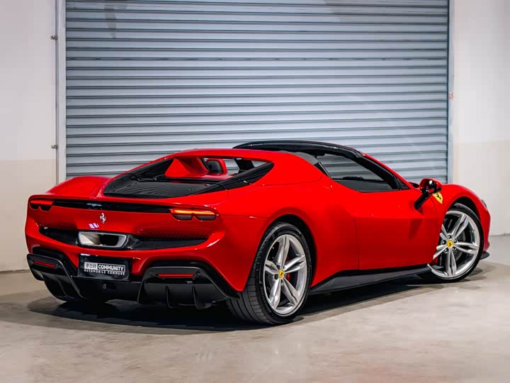 Фото 2 - Ferrari 296