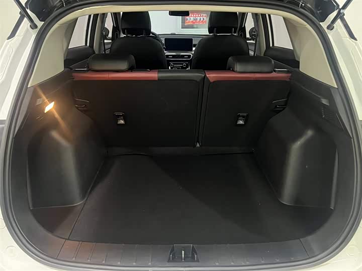 Фото 7 - Geely Coolray