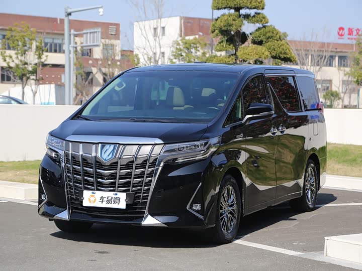 Фото 1 - Toyota Alphard