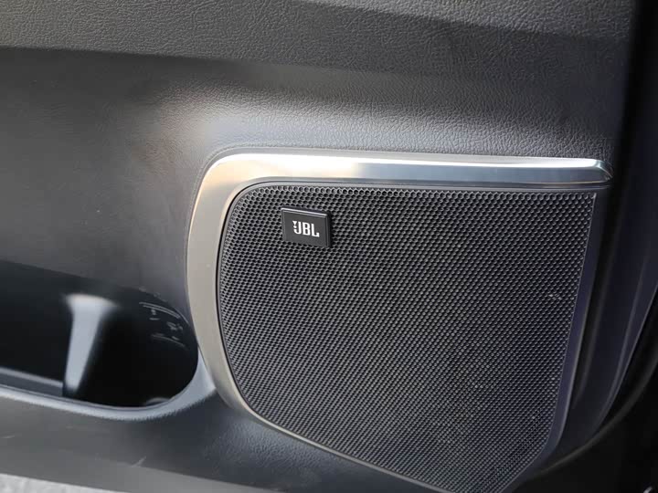 Фото 8 - Toyota Alphard