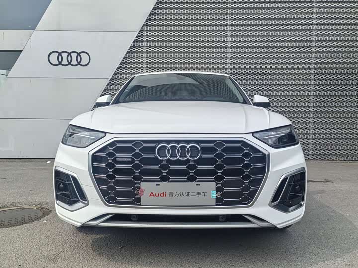 Фото 2 - Audi Q5L