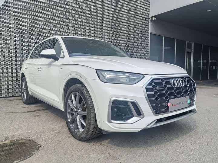 Фото 3 - Audi Q5L