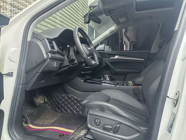 Фото 4 - Audi Q5L