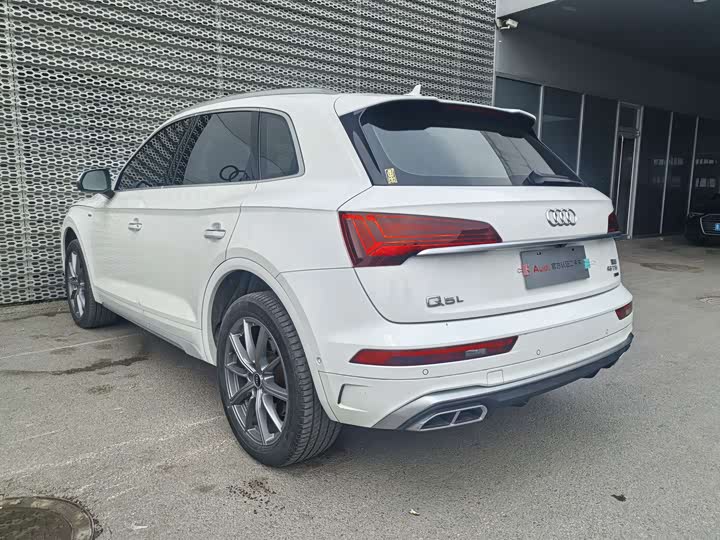 Фото 7 - Audi Q5L