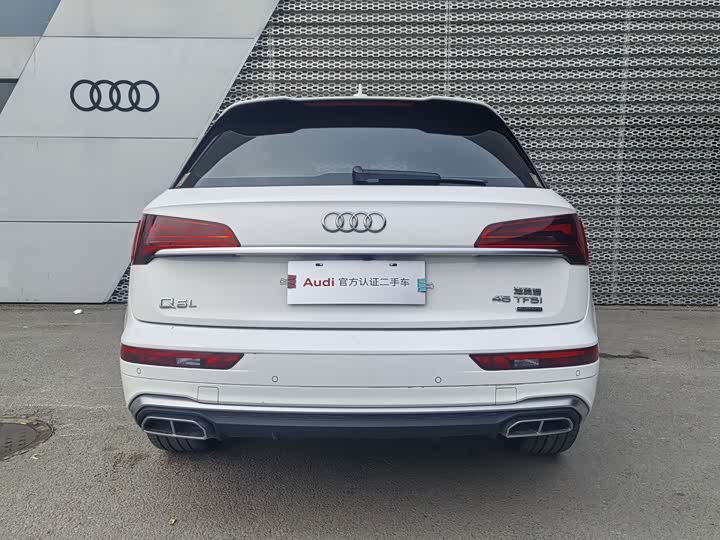 Фото 8 - Audi Q5L