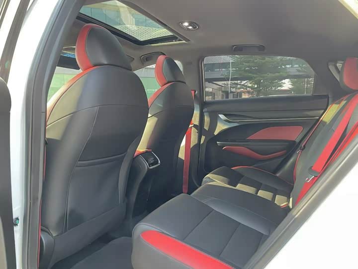 Фото 6 - Geely Binrui