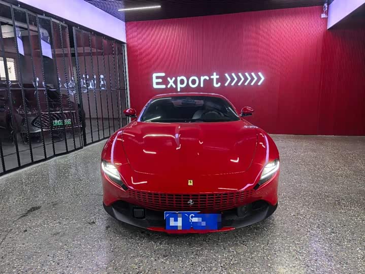 Фото 2 - Ferrari Roma