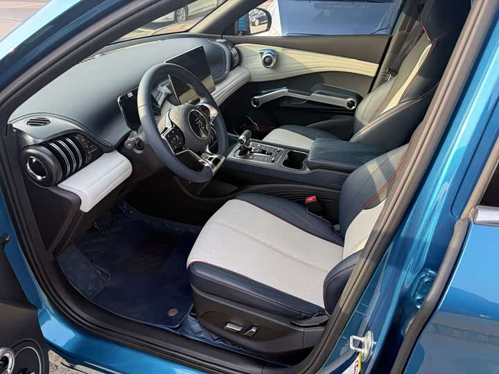 Фото 8 - BYD Yuan Plus