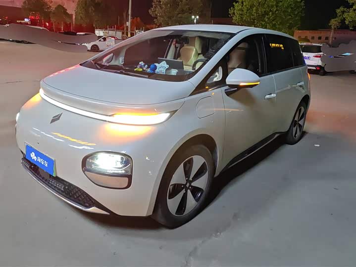 Фото 1 - Baojun Yunduo