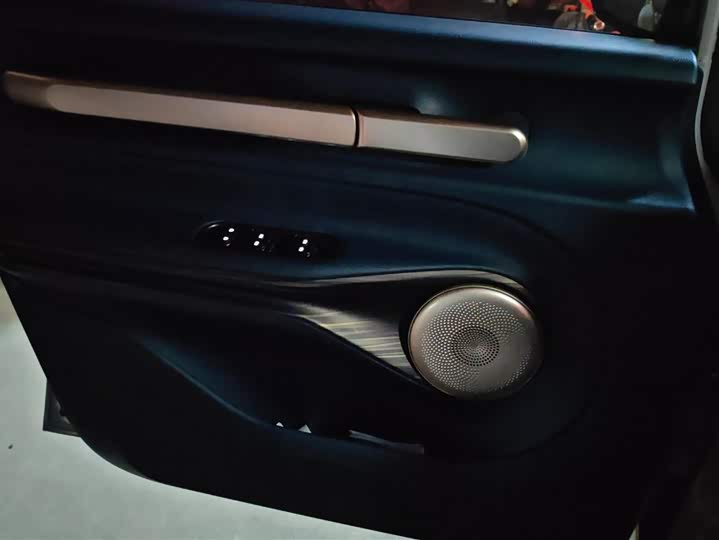 Фото 7 - Baojun Yunduo