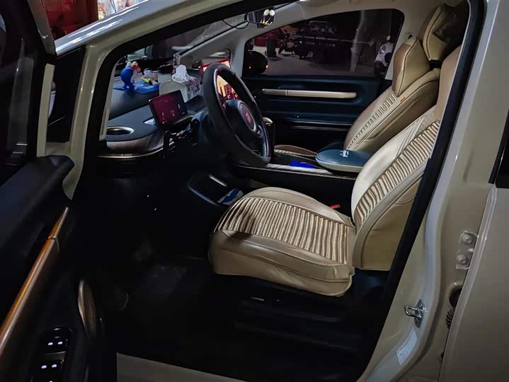 Фото 9 - Baojun Yunduo