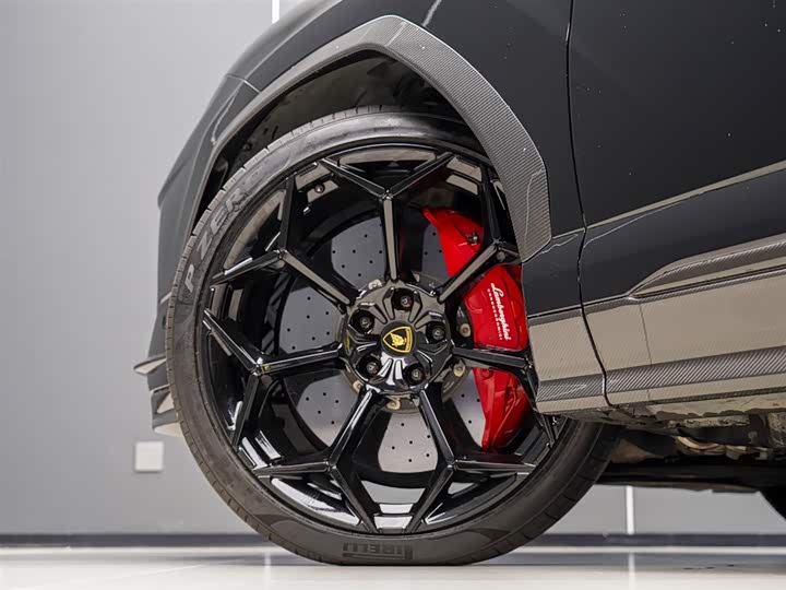 Фото 5 - Lamborghini Urus